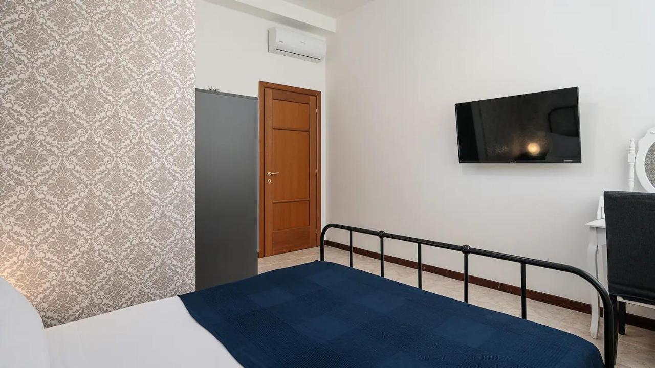 Ferienwohnung Blue City Paradise - Renovated Apt In Center Mailand Exterior foto