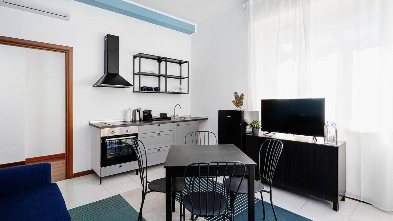 Ferienwohnung Blue City Paradise - Renovated Apt In Center Mailand Exterior foto